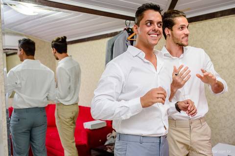 fotógrafo de casamento vitória es vix Lindo casamento ao ar livre com noivo noiva e vestido de noiva no sitio paraíso de barcelona serra feito por fotógrafos de casamento de vila velha espirito santo es com pista de dança músicos e making of da noiva'