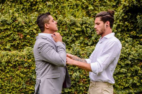 fotógrafo de casamento vitória es vix Lindo casamento ao ar livre com noivo noiva e vestido de noiva no sitio paraíso de barcelona serra feito por fotógrafos de casamento de vila velha espirito santo es com pista de dança músicos e making of da noiva'