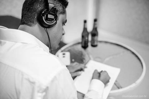 fotógrafo de casamento vitória es vix Lindo casamento ao ar livre com noivo noiva e vestido de noiva no sitio paraíso de barcelona serra feito por fotógrafos de casamento de vila velha espirito santo es com pista de dança músicos e making of da noiva'