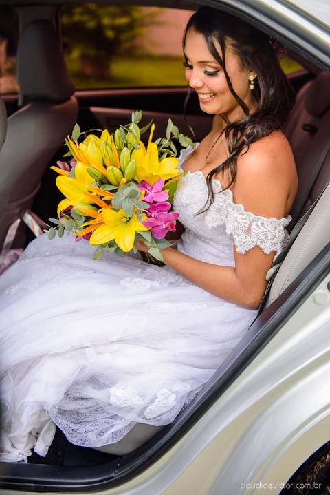 fotógrafo de casamento vitória es vix Lindo casamento ao ar livre com noivo noiva e vestido de noiva no sitio paraíso de barcelona serra feito por fotógrafos de casamento de vila velha espirito santo es com pista de dança músicos e making of da noiva'