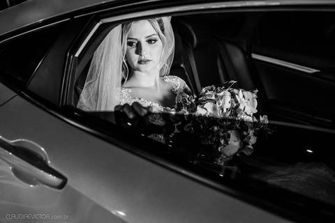 Lindo casamento realizado na igreja Sta Rita na praia do canto festa no cerimonial Lago de Garda e noivo noiva festa pista de dança por fotógrafos de casamento de vila velha fotógrafos de casamento de vitória esp santo es e making of no salão MA atelier'