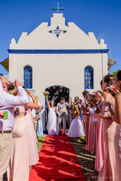 lindo casamento mini wedding na igreja N.Sra dos navegantes ponta da fruta por fotógrafo de casamento vila velha fotógrafo de casamento vitória fotógrafo de casamento serra com noivo noiva vestido de noiva buquê casamento ao ar livre de dia no por do sol'