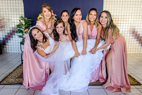 lindo casamento mini wedding na igreja N.Sra dos navegantes ponta da fruta por fotógrafo de casamento vila velha fotógrafo de casamento vitória fotógrafo de casamento serra com noivo noiva vestido de noiva buquê casamento ao ar livre de dia no por do sol'