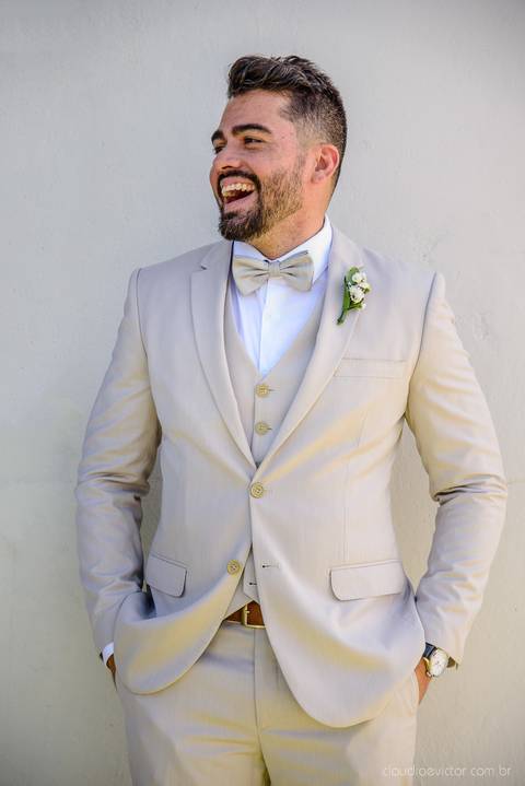 lindo casamento mini wedding na igreja N.Sra dos navegantes ponta da fruta por fotógrafo de casamento vila velha fotógrafo de casamento vitória fotógrafo de casamento serra com noivo noiva vestido de noiva buquê casamento ao ar livre de dia no por do sol'