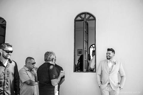 lindo casamento mini wedding na igreja N.Sra dos navegantes ponta da fruta por fotógrafo de casamento vila velha fotógrafo de casamento vitória fotógrafo de casamento serra com noivo noiva vestido de noiva buquê casamento ao ar livre de dia no por do sol'