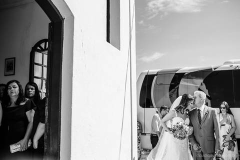 lindo casamento mini wedding na igreja N.Sra dos navegantes ponta da fruta por fotógrafo de casamento vila velha fotógrafo de casamento vitória fotógrafo de casamento serra com noivo noiva vestido de noiva buquê casamento ao ar livre de dia no por do sol'