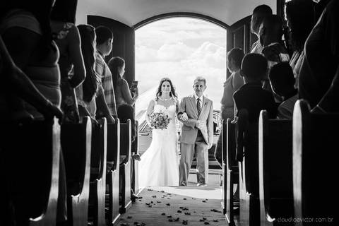 lindo casamento mini wedding na igreja N.Sra dos navegantes ponta da fruta por fotógrafo de casamento vila velha fotógrafo de casamento vitória fotógrafo de casamento serra com noivo noiva vestido de noiva buquê casamento ao ar livre de dia no por do sol'