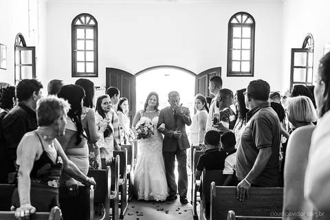 lindo casamento mini wedding na igreja N.Sra dos navegantes ponta da fruta por fotógrafo de casamento vila velha fotógrafo de casamento vitória fotógrafo de casamento serra com noivo noiva vestido de noiva buquê casamento ao ar livre de dia no por do sol'