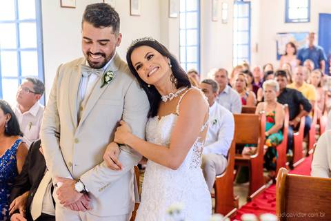 lindo casamento mini wedding na igreja N.Sra dos navegantes ponta da fruta por fotógrafo de casamento vila velha fotógrafo de casamento vitória fotógrafo de casamento serra com noivo noiva vestido de noiva buquê casamento ao ar livre de dia no por do sol'