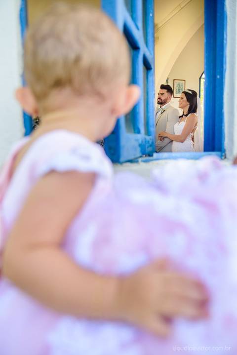 lindo casamento mini wedding na igreja N.Sra dos navegantes ponta da fruta por fotógrafo de casamento vila velha fotógrafo de casamento vitória fotógrafo de casamento serra com noivo noiva vestido de noiva buquê casamento ao ar livre de dia no por do sol'