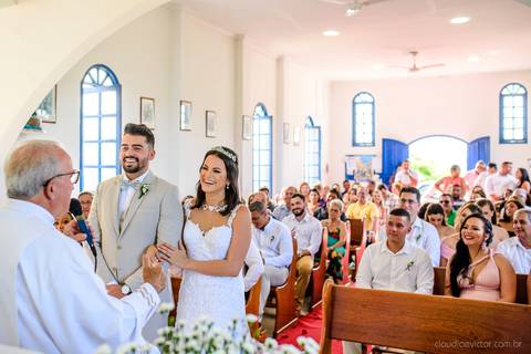 lindo casamento mini wedding na igreja N.Sra dos navegantes ponta da fruta por fotógrafo de casamento vila velha fotógrafo de casamento vitória fotógrafo de casamento serra com noivo noiva vestido de noiva buquê casamento ao ar livre de dia no por do sol'
