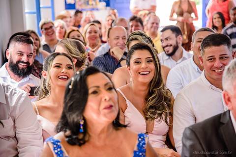 lindo casamento mini wedding na igreja N.Sra dos navegantes ponta da fruta por fotógrafo de casamento vila velha fotógrafo de casamento vitória fotógrafo de casamento serra com noivo noiva vestido de noiva buquê casamento ao ar livre de dia no por do sol'