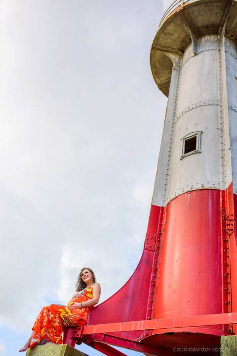 Lindo ensaio fotográfico de gestante e família realizado por fotógrafos de casamento em vila velha espirito santo e fotógrafos de casamento em Vitória espirito santo es com praia e dunas de Itaúnas e pôr do sol e farol de conceição da barra'