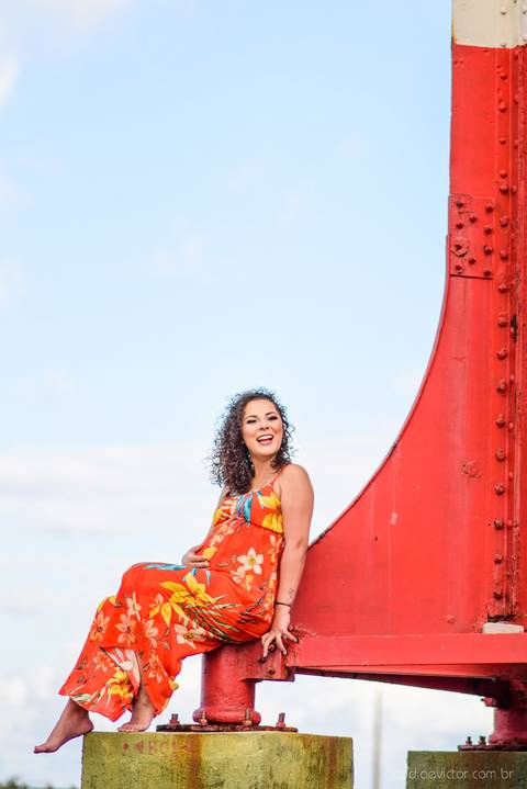 Lindo ensaio fotográfico de gestante e família realizado por fotógrafos de casamento em vila velha espirito santo e fotógrafos de casamento em Vitória espirito santo es com praia e dunas de Itaúnas e pôr do sol e farol de conceição da barra'