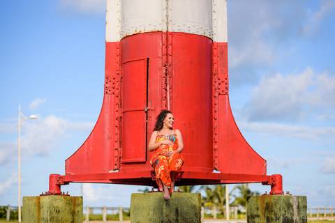 Lindo ensaio fotográfico de gestante e família realizado por fotógrafos de casamento em vila velha espirito santo e fotógrafos de casamento em Vitória espirito santo es com praia e dunas de Itaúnas e pôr do sol e farol de conceição da barra'