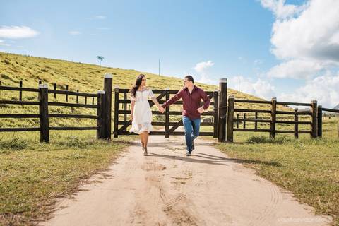 ensaio casal pre wedding na estrada com motocicleta motoclube noivo noiva casamento fotógrafos de casamento em vila velha fotógrafos de casamento em vitória espirito santo es fotógrafos de casamento em serra cariacica'