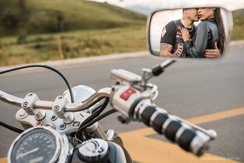 ensaio casal pre wedding na estrada com motocicleta motoclube noivo noiva casamento fotógrafos de casamento em vila velha fotógrafos de casamento em vitória espirito santo es fotógrafos de casamento em serra cariacica'