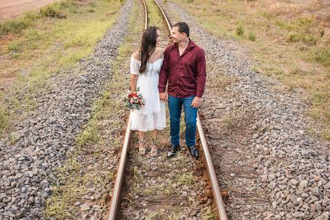 ensaio casal pre wedding na estrada com motocicleta motoclube noivo noiva casamento fotógrafos de casamento em vila velha fotógrafos de casamento em vitória espirito santo es fotógrafos de casamento em serra cariacica'