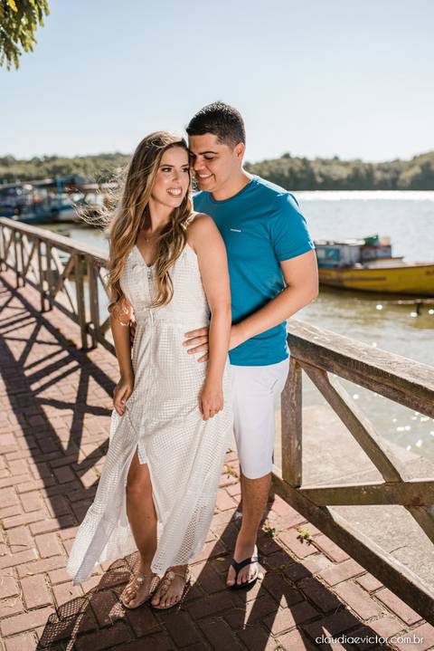 ensaio casal pre wedding fotógrafo de casamento em vila velha fotógrafo de casamento em vitória espirito santo es praia por do sol Praia de Castelhanos Boca da Baleia noivo noiva fotos na praia'