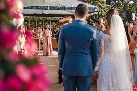 Casamento no italo lounge clube italo-brasileiro vitória fotógrafos de casamento em vila velha fotógrafo de casamento em vitória espirito santo es noivo noiva vestido de noiva ar livre por do sol decoração making of casar de dia inspiração wedding'