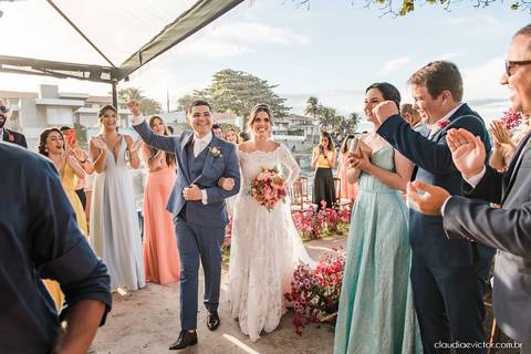 Casamento no italo lounge clube italo-brasileiro vitória fotógrafos de casamento em vila velha fotógrafo de casamento em vitória espirito santo es noivo noiva vestido de noiva ar livre por do sol decoração making of casar de dia inspiração wedding'