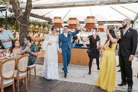 Casamento no italo lounge clube italo-brasileiro vitória fotógrafos de casamento em vila velha fotógrafo de casamento em vitória espirito santo es noivo noiva vestido de noiva ar livre por do sol decoração making of casar de dia inspiração wedding'