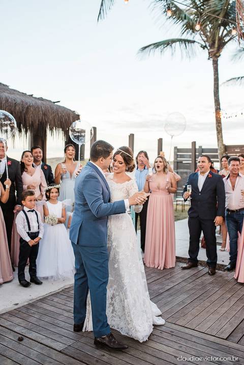 Casamento no italo lounge clube italo-brasileiro vitória fotógrafos de casamento em vila velha fotógrafo de casamento em vitória espirito santo es noivo noiva vestido de noiva ar livre por do sol decoração making of casar de dia inspiração wedding'