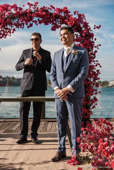 Casamento no italo lounge clube italo-brasileiro vitória fotógrafos de casamento em vila velha fotógrafo de casamento em vitória espirito santo es noivo noiva vestido de noiva ar livre por do sol decoração making of casar de dia inspiração wedding'