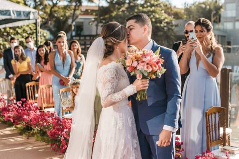 Casamento no italo lounge clube italo-brasileiro vitória fotógrafos de casamento em vila velha fotógrafo de casamento em vitória espirito santo es noivo noiva vestido de noiva ar livre por do sol decoração making of casar de dia inspiração wedding'