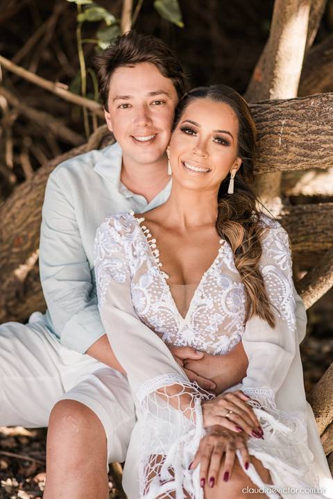 Ensaio namoro pré-casamento pre wedding noivo noiva praia por do sol falésias fotógrafo de casamento em vila velha fotógrafo de casamento em vitória espirito santo es noivos dançando casamento wedding inspiration ilha do frade'