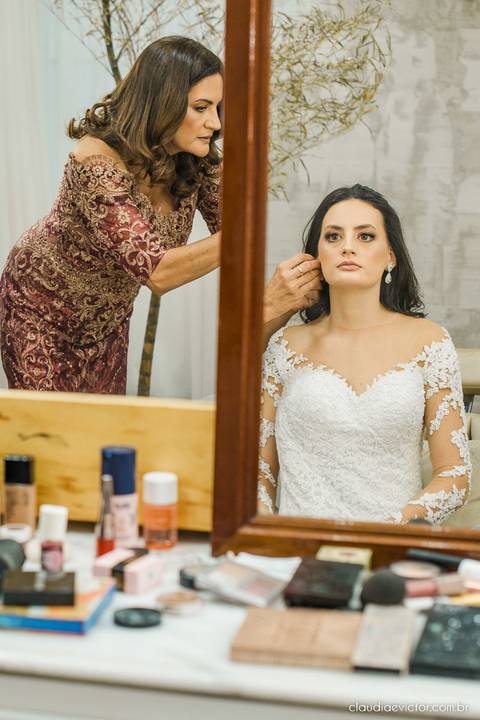 Casamento catedral de Vitória por fotógrafo de Casamento em vila velha fotógrafo de casamento em vitória fotógrafo de casamento em serra noiva noivo cerimonial vila oben inspiração decoração making of larrissa rodrigues make up '