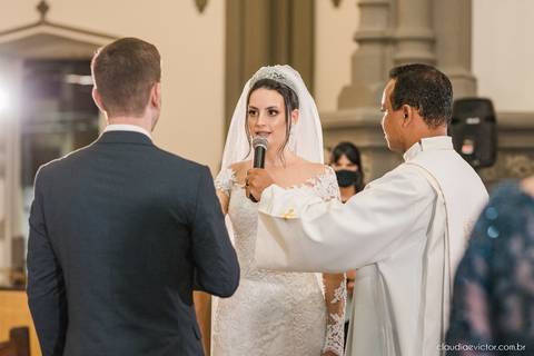 Casamento catedral de Vitória por fotógrafo de Casamento em vila velha fotógrafo de casamento em vitória fotógrafo de casamento em serra noiva noivo cerimonial vila oben inspiração decoração making of larrissa rodrigues make up '