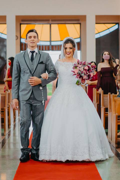 Lara e Daniel se casaram em Lagoa Grande MG, durante a pandemia com o fotografo de casamentos Edson Araujo Fotografias. o casamento aconteceu em Lagoa Grande MG. Fotos lindas do casamento da Lara e Daniel, Play mac filmes'