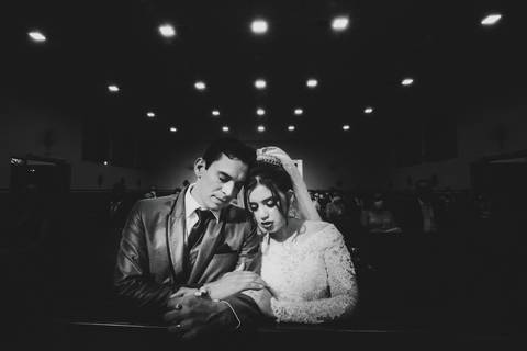 Lara e Daniel se casaram em Lagoa Grande MG, durante a pandemia com o fotografo de casamentos Edson Araujo Fotografias. o casamento aconteceu em Lagoa Grande MG. Fotos lindas do casamento da Lara e Daniel, Play mac filmes'