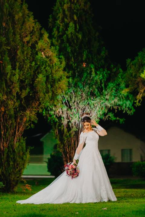 Lara e Daniel se casaram em Lagoa Grande MG, durante a pandemia com o fotografo de casamentos Edson Araujo Fotografias. o casamento aconteceu em Lagoa Grande MG. Fotos lindas do casamento da Lara e Daniel, Play mac filmes'