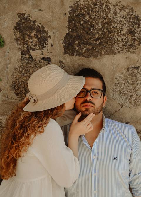 Fotografia de casal nas ruas do Porto'