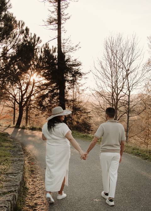 Foto de gravidez em casal no parque'