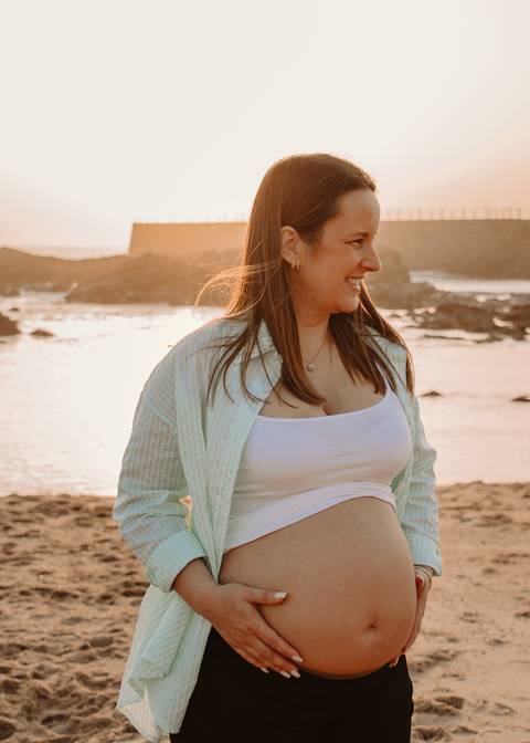 Foto de gravidez na Foz do Porto, na praia'