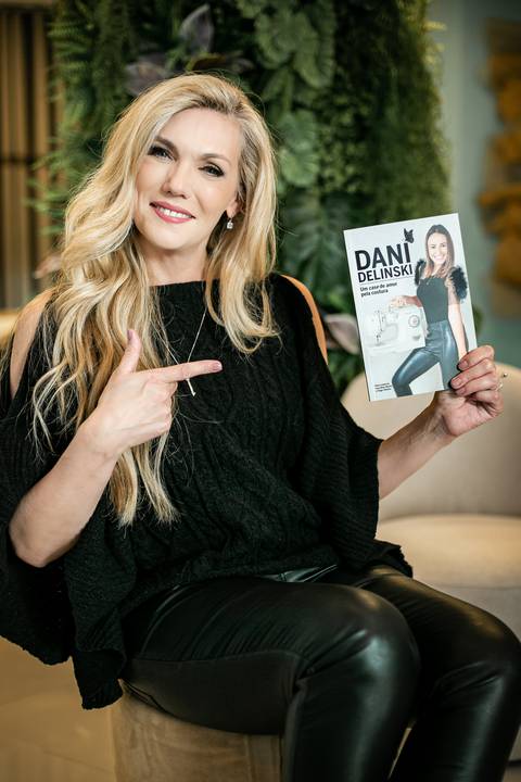 LUCY LIMA fotógrafa especializada em fotografias corporativas, ensaios de perfil profissional, ensaios empresariais, ensaio corporativos em Curitiba - PR.'