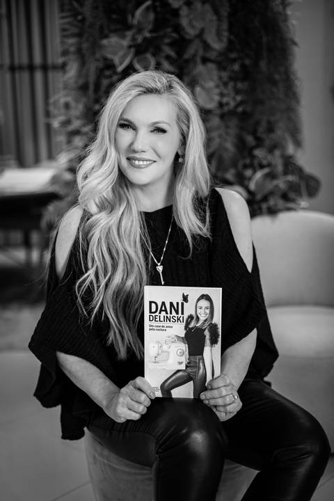 LUCY LIMA fotógrafa especializada em fotografias corporativas, ensaios de perfil profissional, ensaios empresariais, ensaio corporativos em Curitiba - PR.'