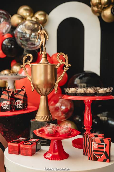 Radical Kids e Foto Certa - Festa de Aniversário Infantil - Decoração Tema Futebol'