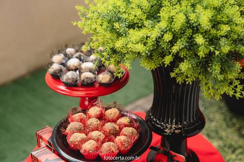 Radical Kids e Foto Certa - Festa de Aniversário Infantil - Decoração Tema Futebol'