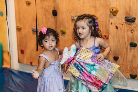 Radical Kids e Foto Certa - Festa de Aniversário Infantil - Decoração Tema Pequena Sereia'