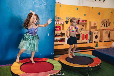 Radical Kids e Foto Certa - Festa de Aniversário Infantil - Decoração Tema Pequena Sereia'