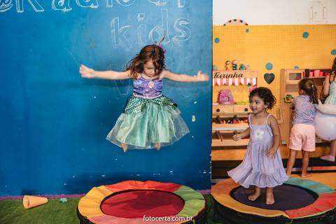 Radical Kids e Foto Certa - Festa de Aniversário Infantil - Decoração Tema Pequena Sereia'