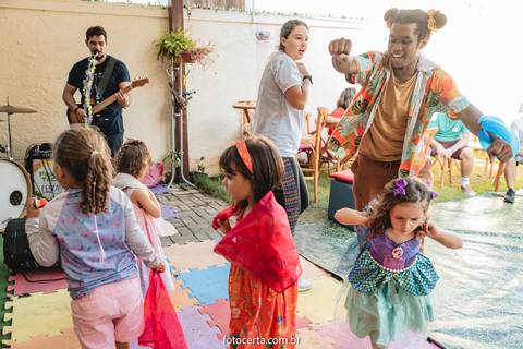 Radical Kids e Foto Certa - Festa de Aniversário Infantil - Decoração Tema Pequena Sereia'