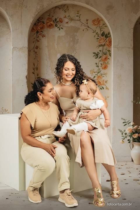 Fotógrafo em Vitória, Vila Velha, Casamento, Ensaio Pré-Casamento, Ensaio Pós-Casamento, Ensaio de Casal, 15 Anos, Debutante, Família, Gestante, Maternidade, Aniversário, Social, Estúdio, Corporativo, Marca Pessoal, Formatura, Escolar '