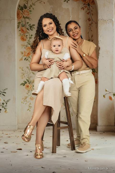 Fotógrafo em Vitória, Vila Velha, Casamento, Ensaio Pré-Casamento, Ensaio Pós-Casamento, Ensaio de Casal, 15 Anos, Debutante, Família, Gestante, Maternidade, Aniversário, Social, Estúdio, Corporativo, Marca Pessoal, Formatura, Escolar '