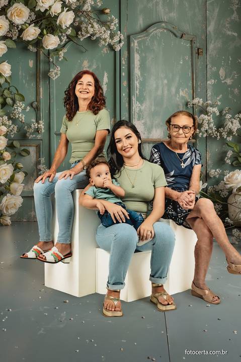 Fotógrafo em Vitória, Vila Velha, Casamento, Ensaio Pré-Casamento, Ensaio Pós-Casamento, Ensaio de Casal, 15 Anos, Debutante, Família, Gestante, Maternidade, Aniversário, Social, Estúdio, Corporativo, Marca Pessoal, Formatura, Escolar '