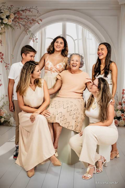 Fotógrafo em Vitória, Vila Velha, Casamento, Ensaio Pré-Casamento, Ensaio Pós-Casamento, Ensaio de Casal, 15 Anos, Debutante, Família, Gestante, Maternidade, Aniversário, Social, Estúdio, Corporativo, Marca Pessoal, Formatura, Escolar '